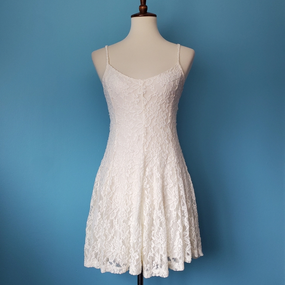 American Eagle Floral Lace Dress